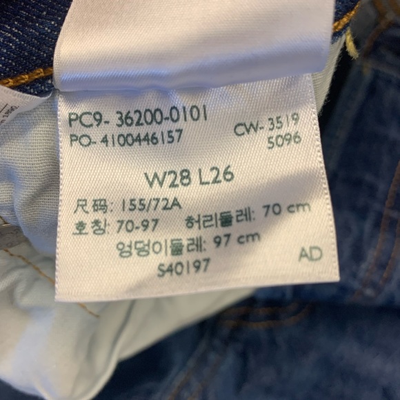 Levi’s 501, 5 button distressed jeans - Picture 7 of 10